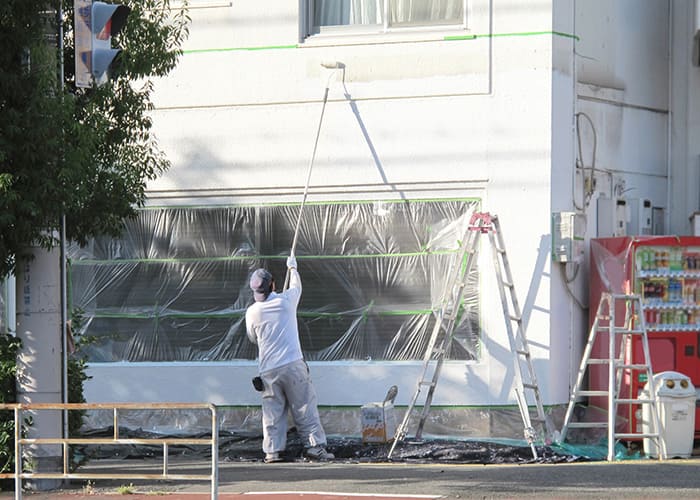 横浜市で外壁塗装するなら？防水塗料の特徴を徹底解説！